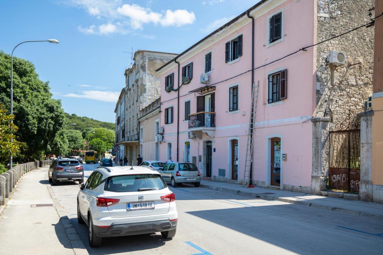 Twins Amphitheatre Apartments Pula Exteriér fotografie